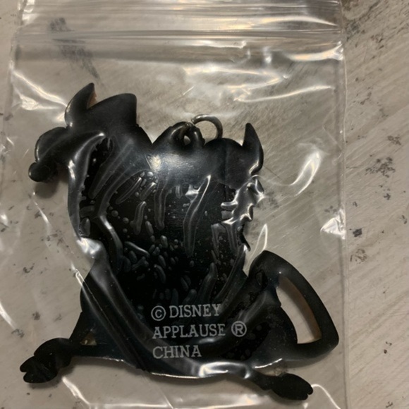 Vintage DISNEY Lion King: Pumba Eating a Purple Grub - Picture 4 of 4